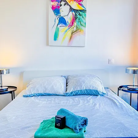 Apartment Voltaire