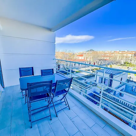 Apartment Voltaire *